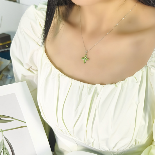 Peridot Clover Necklace (925 Sterling Silver)