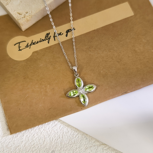 Peridot Clover Necklace (925 Sterling Silver)